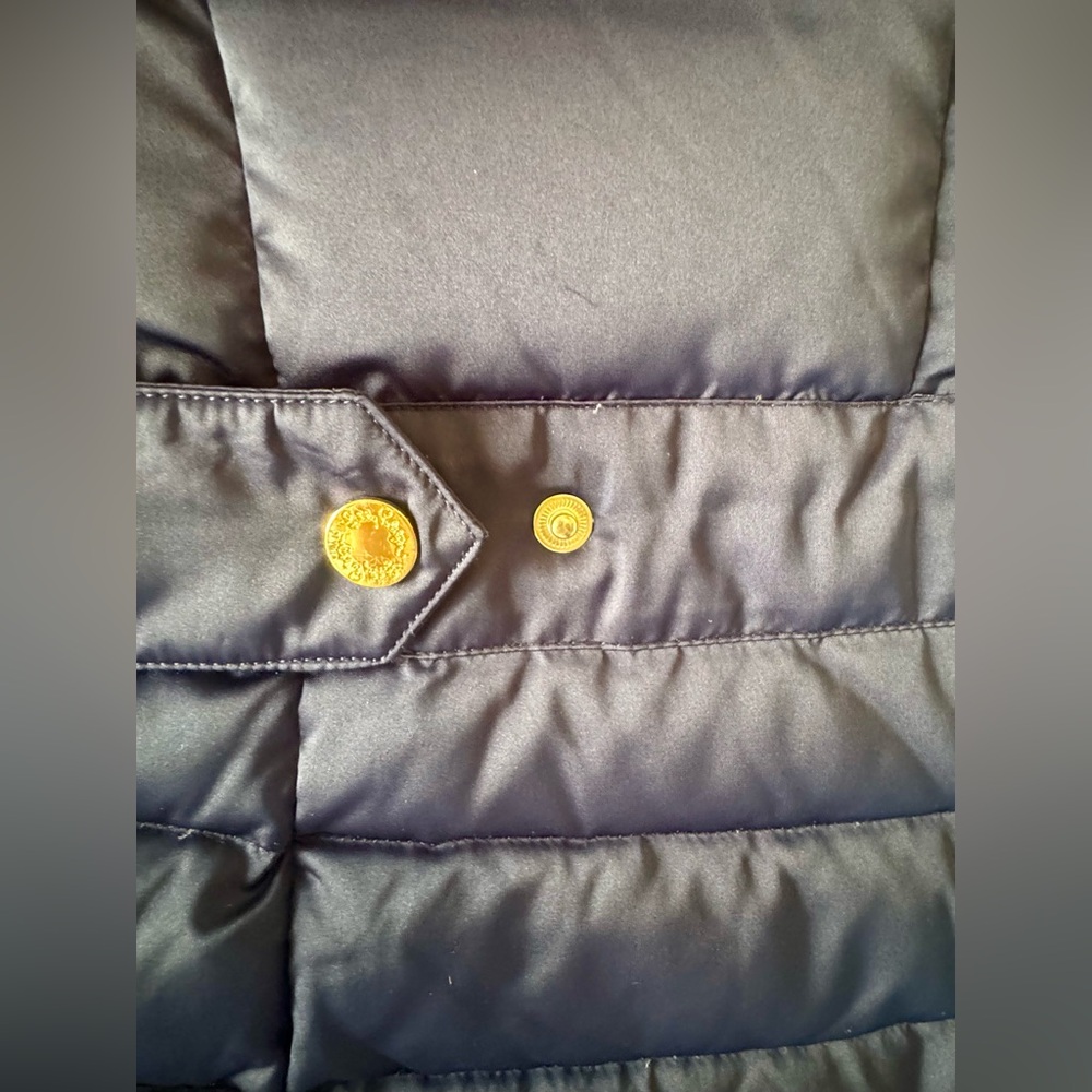 LILLY PULITZER Navy Fitted Slimming “Isabelle” Puffer Vest floral inner lining - Picture 12 of 16